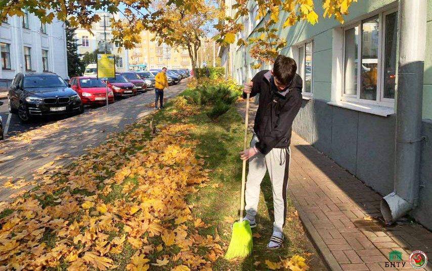 Субботник в молодежном общежитии