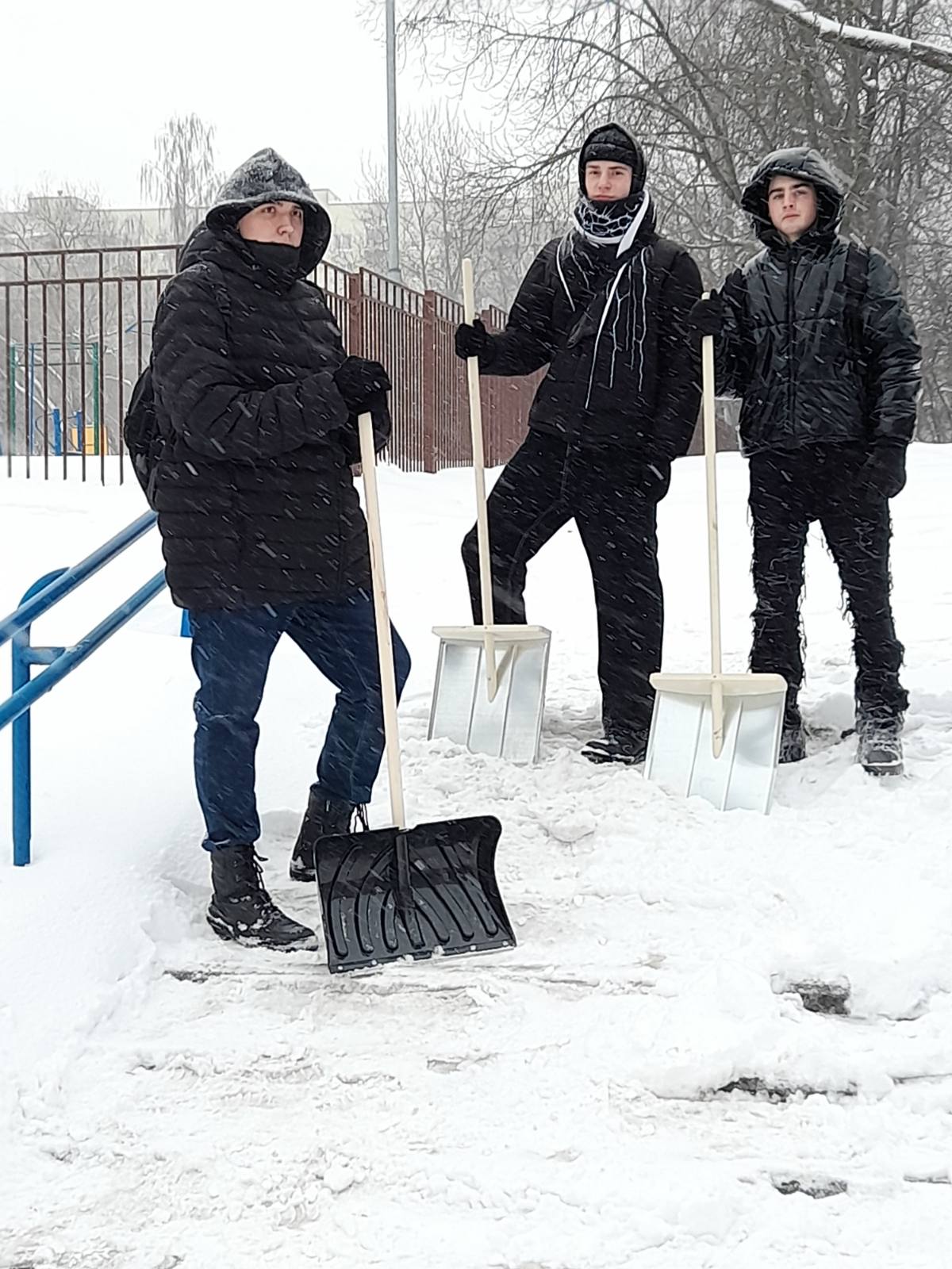 Снежная стихия объединила всех